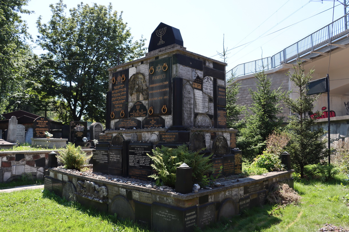 jewish cemeteries Kraków at Miodowa Street